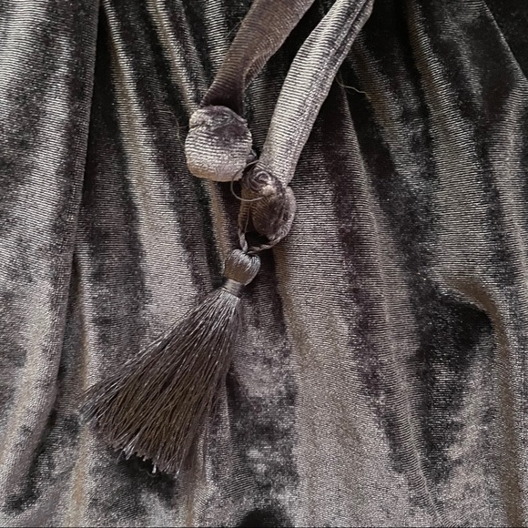 Velvet flutter sleeve wrap dress - Picture 4 of 4